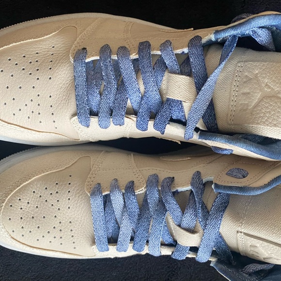 Nike Wmns Air Jordan 1 Mid SE 'Sanddrift', women’s size 7 - Picture 5 of 6